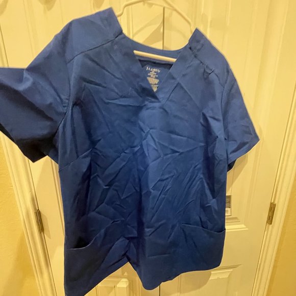 🔥🔥🔥 Jaanuu V-Neck Scrub Top-NWT - Picture 1 of 8